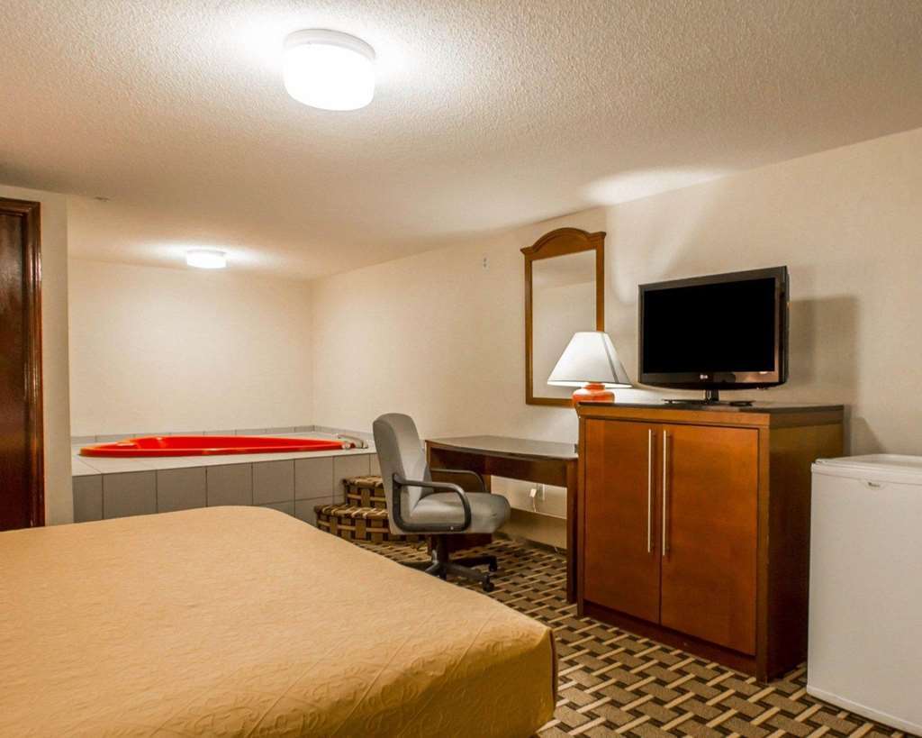 Americas Best Value Inn Torrington, Ct Room photo